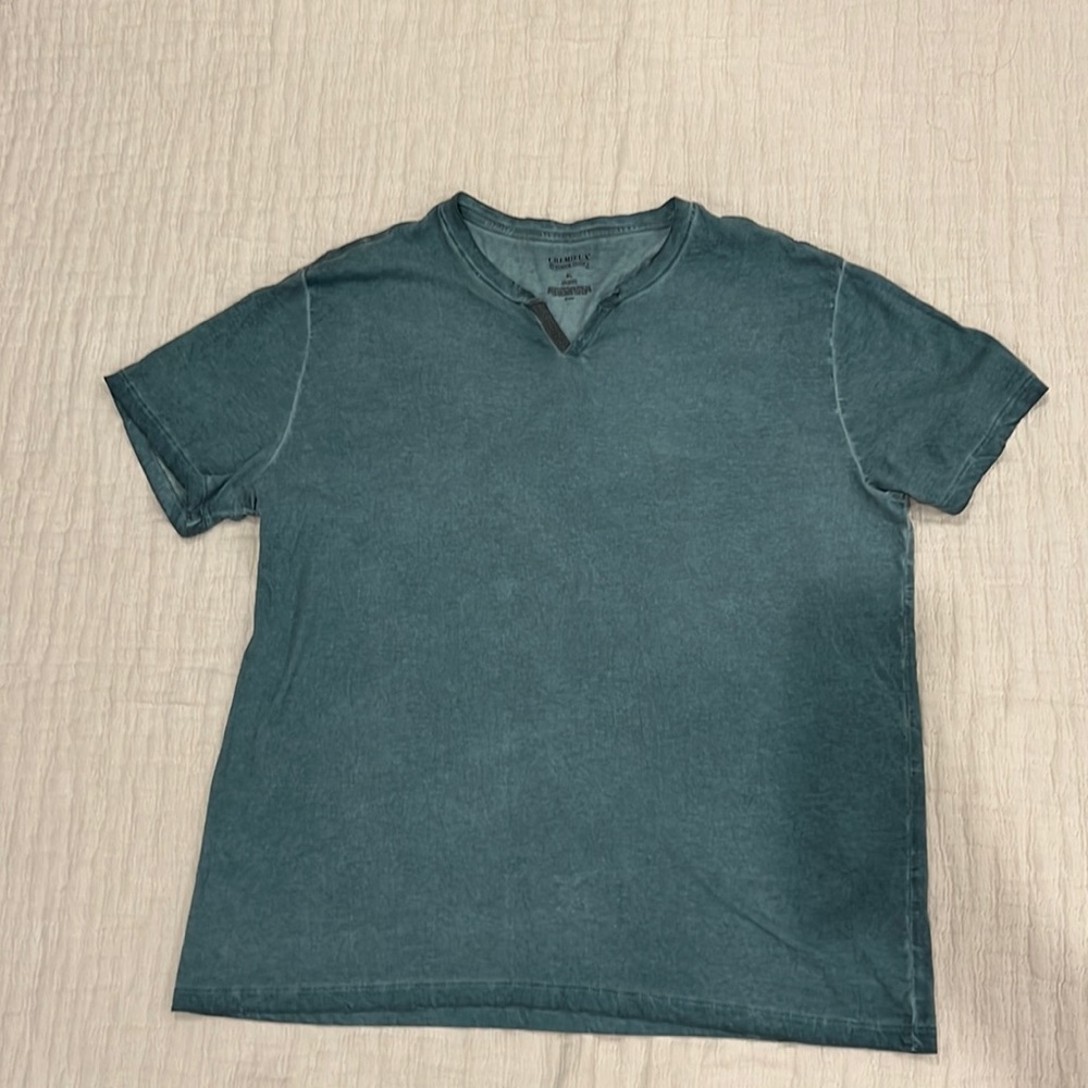 Cremieux men T shirt size xl